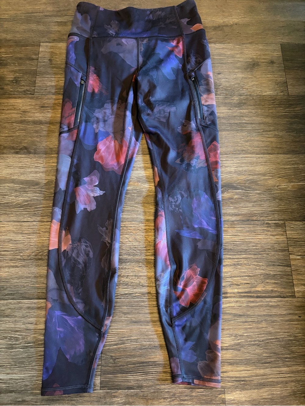 Athleta Women’s Rainier Printed Tight Leggings Night Bloom Black Activewear - Picture 2 of 7
